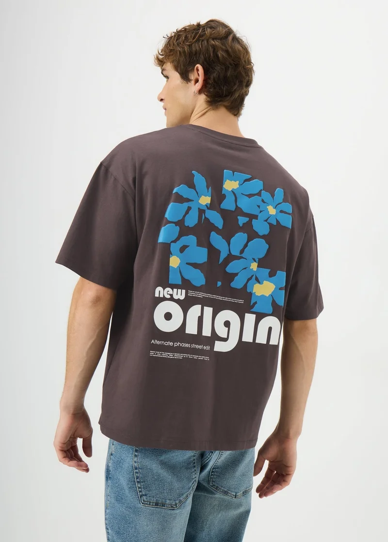 ماتلان تيشيرت مطبوع بزهرة بني جديد